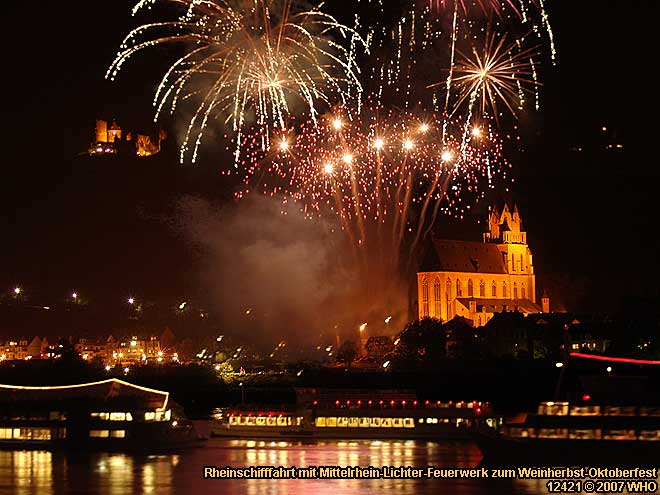 Rheinschifffahrt mit Mittelrhein-Lichter-Feuerwerk zum Weinherbst-Oktoberfest